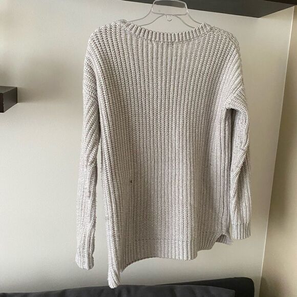 Forever 21 Gray Knit Sweater Size Medium - Picture 3 of 7